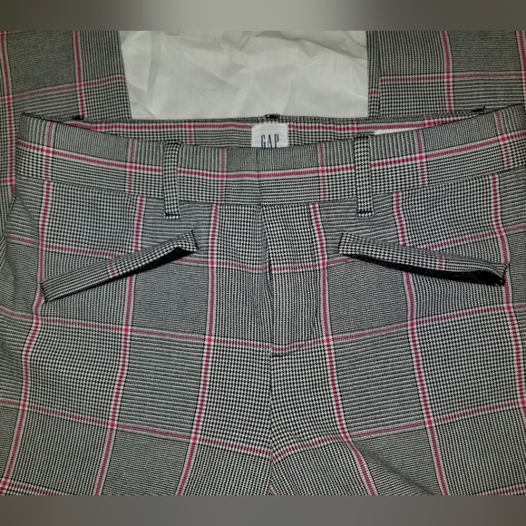 GAP Signature Skinny Ankle pants in red/black plaid, size 2 - Picture 4 of 7